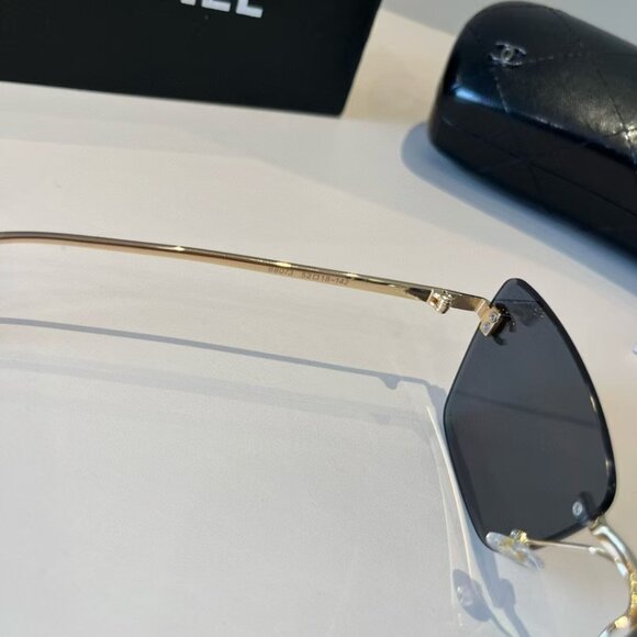 Chanel Black Rectangular Sunglasses - Picture 4 of 4
